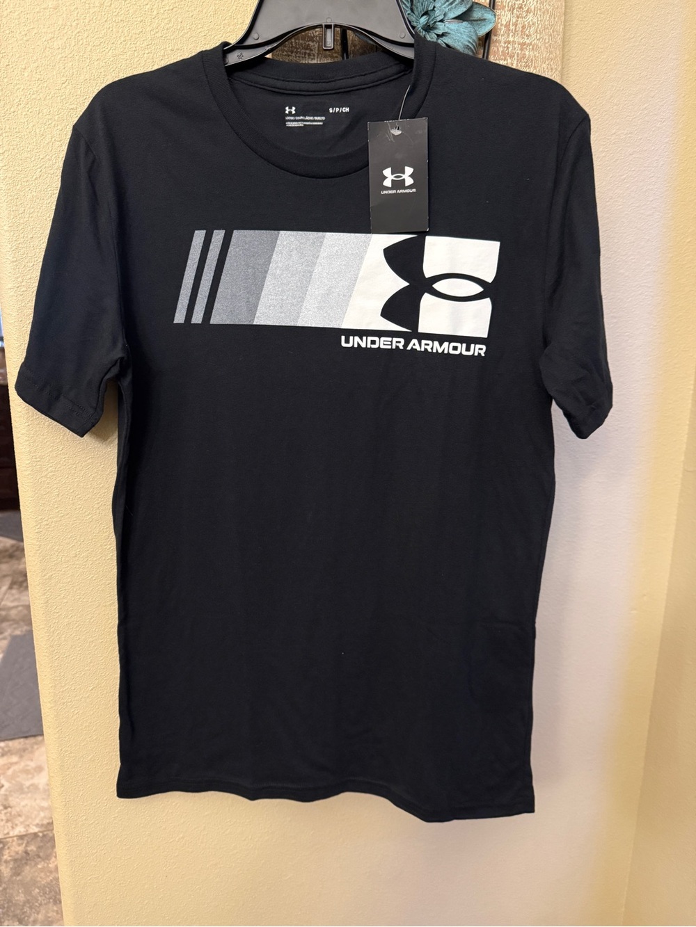 Under Armour Black Short-Sleeve Graphic Logo Tee